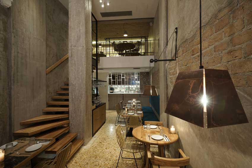 Santa-Pasta Bar Restaurants Interior Design