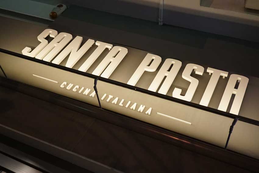 Santa-Pasta Bar Restaurants Interior Design