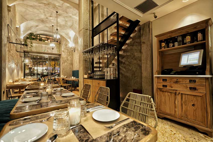 Santa-Pasta Bar Restaurants Interior Design